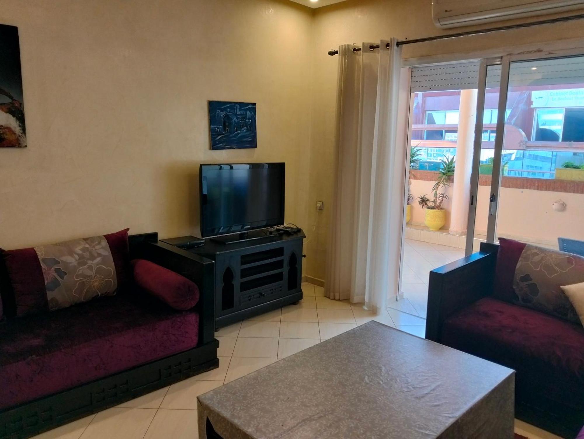 Appart Najia Au Centre Kenitra Avec Grande Terrasse Exterior photo