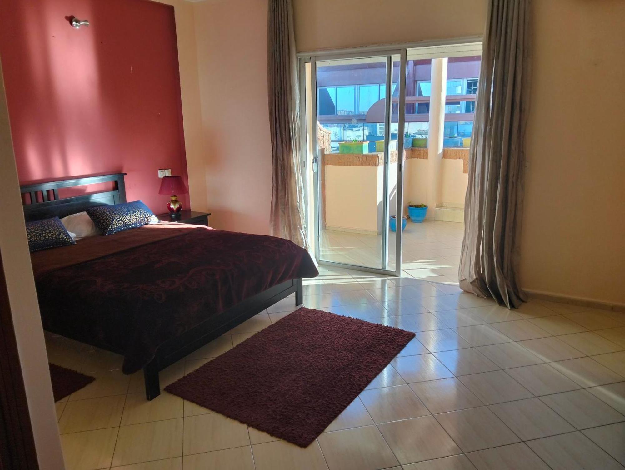Appart Najia Au Centre Kenitra Avec Grande Terrasse Exterior photo